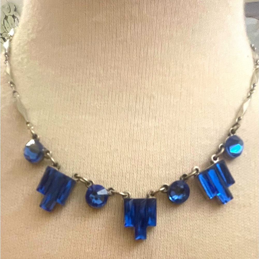 Gorgeous blue crystal necklace with silver-plated chain. Art Deco style. NWOT - Picture 5 of 8
